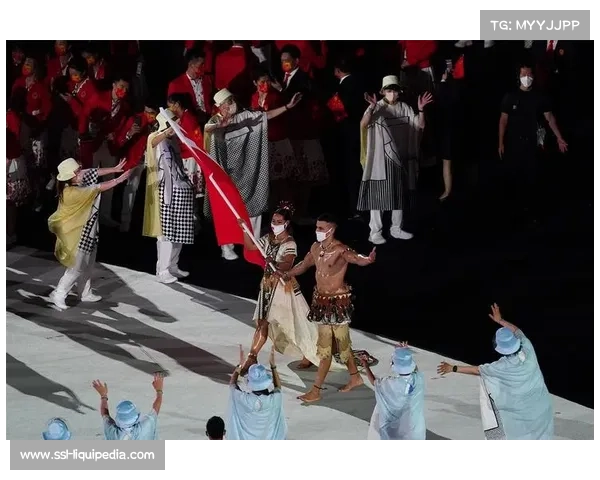 汤加运动员皮塔将再亮相冬奥开幕式，执旗传递团结